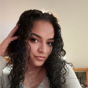 Meet your Posher, Jessenia